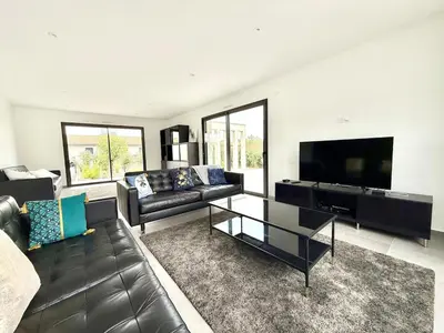 Télévision ou salle de divertissement dans l'établissement Villa Amara Piscine 7 personnes