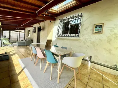 Coin salon dans l'établissement Maison de vacances idéalement située 6pers