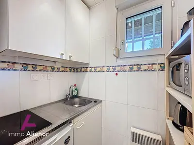 Cuisine ou kitchenette dans l'établissement T2 Soustons Plage 4 pers avec Loggia - FR-1-857-38