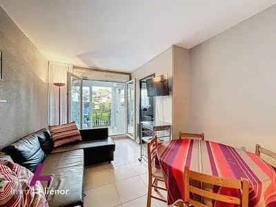 Coin salon dans l'établissement T2 Soustons Plage 4 pers avec Loggia - FR-1-857-38