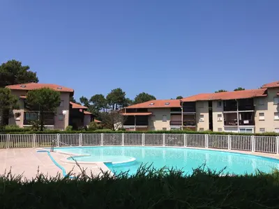 Piscine de l'établissement T2 Soustons Plage 4 pers avec Loggia - FR-1-857-38 ou située à proximité