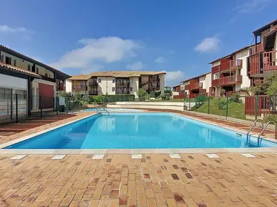 Piscine de l'établissement T3 duplex avec terrasse dans Résidence à Vieux-Boucau, piscine saisonnière - FR-1-857-37 ou située à proximité