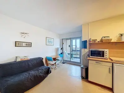 Cuisine ou kitchenette dans l'établissement Vieux Boucau : Appartement T2 4 pers avec parking - FR-1-857-33