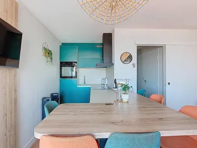 Cuisine ou kitchenette dans l'établissement Vieux Boucau : T2 Cabine 6 Pers avec Piscine, Parking - FR-1-857-34