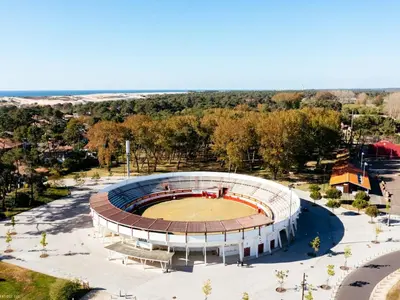 Vue panoramique sur l'établissement T2 4 pers - Terrasse et animaux admis - FR-1-857-43
