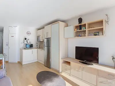 Cuisine ou kitchenette dans l'établissement T2 4 pers - Terrasse et animaux admis - FR-1-857-43
