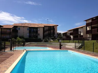 Piscine de l'établissement Appartement T2 à Vieux-Boucau avec piscine et parking - FR-1-857-30 ou située à proximité
