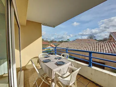 Balcon ou terrasse dans l'établissement Appartement cosy T2 avec balcon, animaux acceptés, parking privé - FR-1-857-31