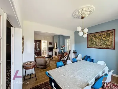 Coin salon dans l'établissement Villa spacieuse à Vieux-Boucau, 5 chambres, parking, animaux acceptés - FR-1-857-48