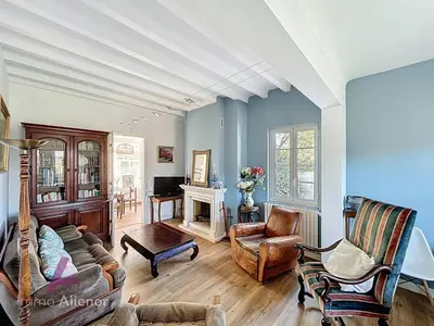 Coin salon dans l'établissement Villa spacieuse à Vieux-Boucau, 5 chambres, parking, animaux acceptés - FR-1-857-48