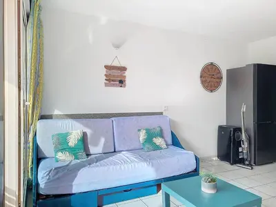 Un ou plusieurs lits dans un hébergement de l'établissement Studio cabine 4 pers avec terrasse à Vieux Boucau - FR-1-857-53