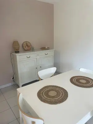 Plan de l'établissement Appartement lumineux avec terrasse et parking à 5 min du centre ville