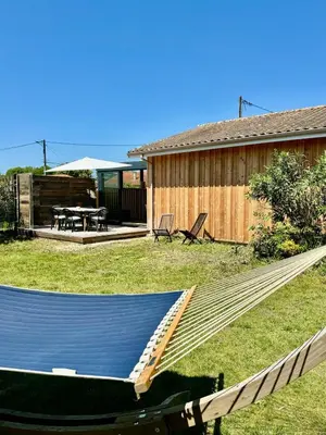 Tennis de table au sein de l'établissement Maison, véranda & jardin Bassin d'Arcachon ou à proximité