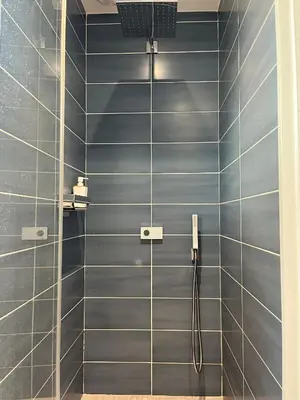 Salle de bains dans l'établissement Villa 5 Etoiles avec piscine chauffée Proche plages et Pays Basque