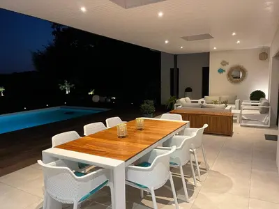 Piscine de l'établissement Villa 5 Etoiles avec piscine chauffée Proche plages et Pays Basque ou située à proximité