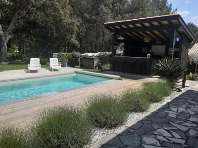 Piscine de l'établissement Grande maison avec piscine privée ou située à proximité