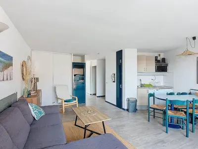 Cuisine ou kitchenette dans l'établissement Appartement T3 avec terrasse et piscine collective - FR-1-857-58