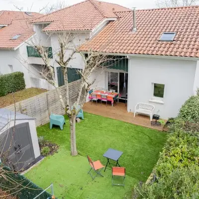 Maison 3 chambres près du Lac de Navarrosse – Jardin terrasse