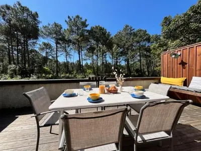 Balcon ou terrasse dans l'établissement Pignada Maison 6p vue sur les Pins mimizan plage