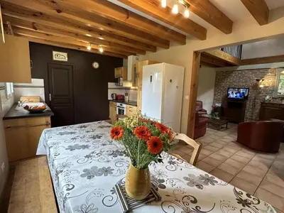 Cuisine ou kitchenette dans l'établissement Gite de lescurade