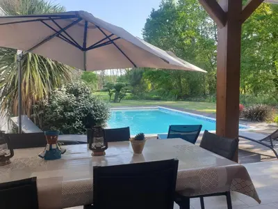Piscine de l'établissement Le clos des pins ou située à proximité