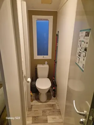 Salle de bains dans l'établissement 230 mobil-home 2 chambres 1 salle de douche