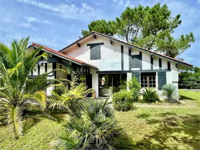 Jardin de l'établissement Villa Debussy
