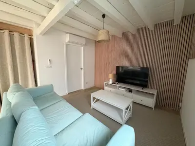 Télévision ou salle de divertissement dans l'établissement La Maison du Caz