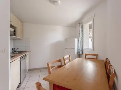 Cuisine ou kitchenette dans l'établissement Allee des Dunes N31 -3P6
