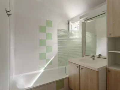 Salle de bains dans l'établissement Allee des Dunes N27 3P6