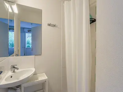 Salle de bains dans l'établissement Allee des Dunes N37 4P7