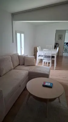 Coin salon dans l'établissement Ateka Maison et 2 appartements 9 chambres piscine