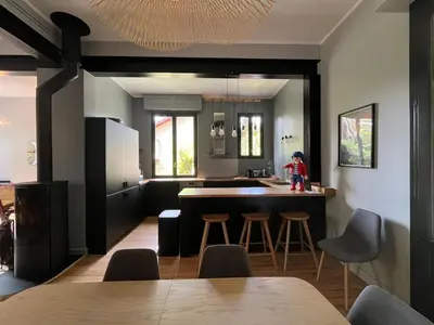 Restaurant ou autre lieu de restauration dans l'établissement Villa Artémis - 50m de la plage - 10 personnes