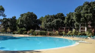 Piscine de l'établissement Cosy MO-MAÂ Golf, Océan et Plages ou située à proximité
