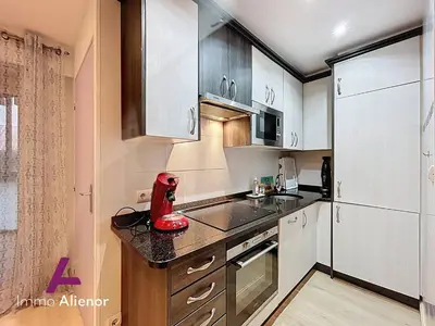 Cuisine ou kitchenette dans l'établissement T2 avec Loggia et Piscine Saisonnière à Vieux-Boucau - FR-1-857-64