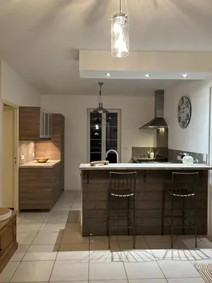 Cuisine ou kitchenette dans l'établissement Maison de maître