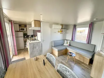 Cuisine ou kitchenette dans l'établissement SevServices à La Plage