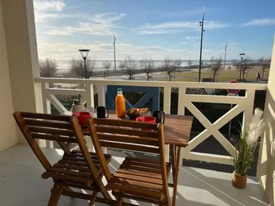 Balcon ou terrasse dans l'établissement Mapalou Balcony Ocean View Cozy Downtown Parking
