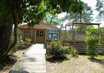 Jardin de l'établissement Camping le Soleil des Landes