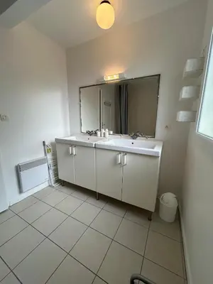 Salle de bains dans l'établissement T3 vue sur le Courant, Mimizan-plage Sud