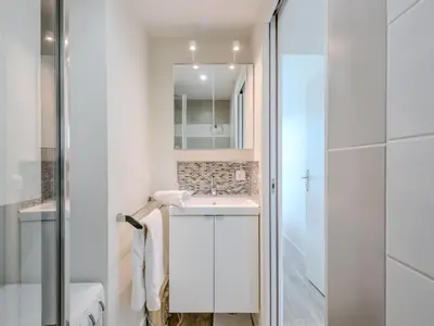 Salle de bains dans l'établissement Apartment Résidence de la forêt by Interhome
