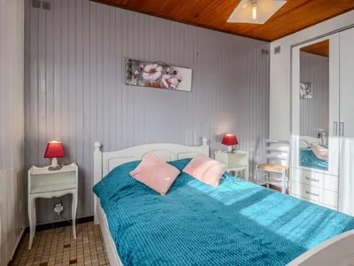 Un ou plusieurs lits dans un hébergement de l'établissement Holiday Home Chasseur by Interhome
