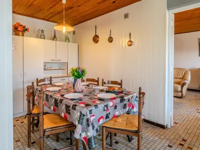 Coin salon dans l'établissement Holiday Home Chasseur by Interhome