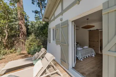 Balcon ou terrasse dans l'établissement Charmante villa - Proche plage - Quartier de la Coorniche