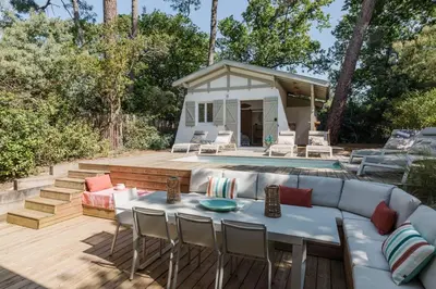 Coin salon dans l'établissement Charmante villa - Proche plage - Quartier de la Coorniche
