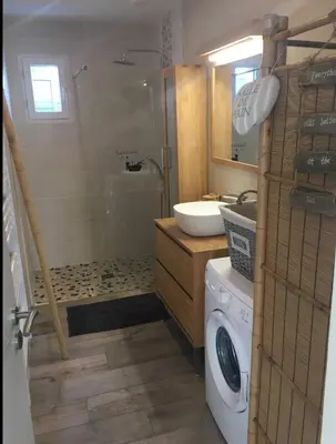 Salle de bains dans l'établissement Maison côté lac