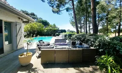Piscine de l'établissement Villa Altamira-Pyla sur mer ou située à proximité