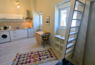 Cuisine ou kitchenette dans l'établissement Escale Dax, 5' de la gare, centre, Parking privé gratuit