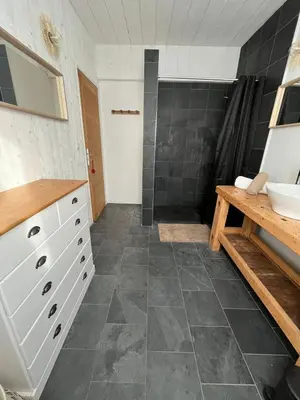 Salle de bains dans l'établissement Casaniott Ocean, 600m à pied plage sud de Mimizan Plage