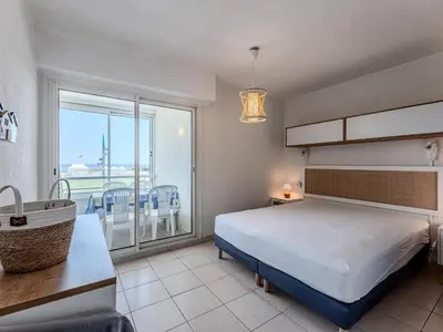 Un ou plusieurs lits dans un hébergement de l'établissement Biscarrosse-Plage : Appartement Climatisé Vue Océan, 4 Pers, Parking - FR-1-521-267